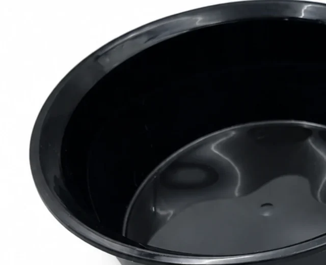 Broad bowl rim